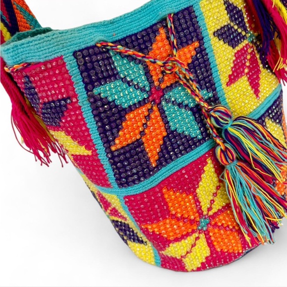Wayuu Colombian Colorful handmade crossbody bag - Picture 3 of 4